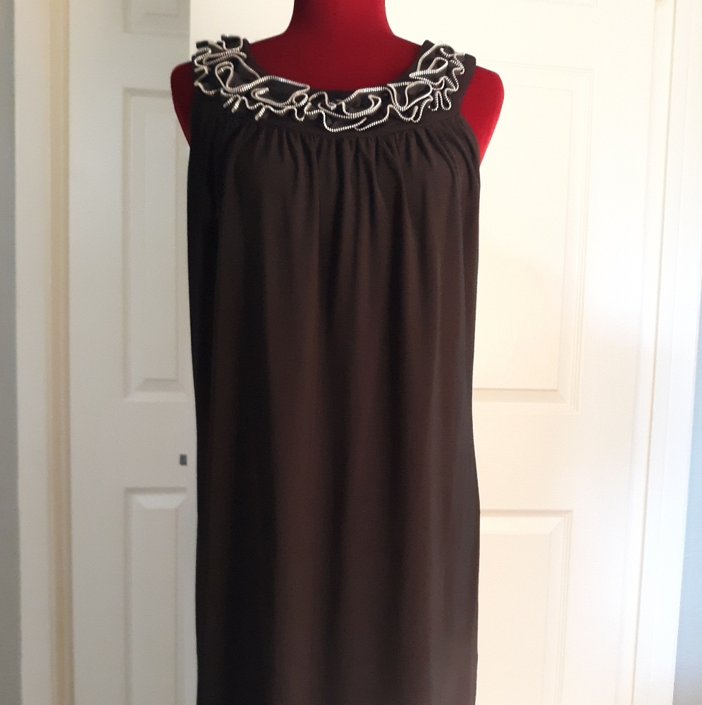 ZIPPER NECKLINE SHIFT DRESS - Picture 2 of 7
